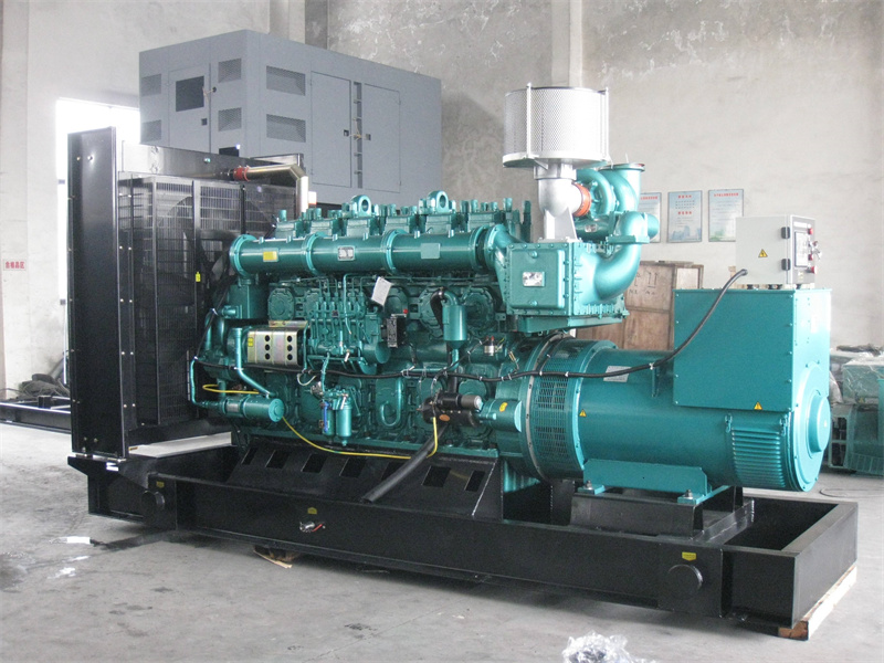 淮阴200KW 柴油发电机的油耗是多少？