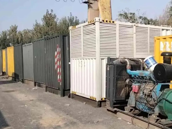 淮阴200KW柴油发电机机组每小时油耗是多少？